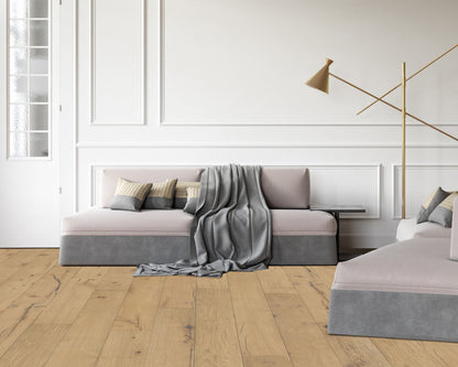 LW Flooring Vintage Elegance Kingsley engineered hardwood, room scene.